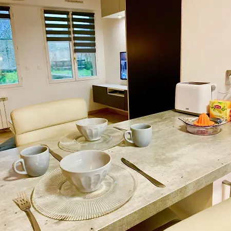 La Charmeraie Apartment